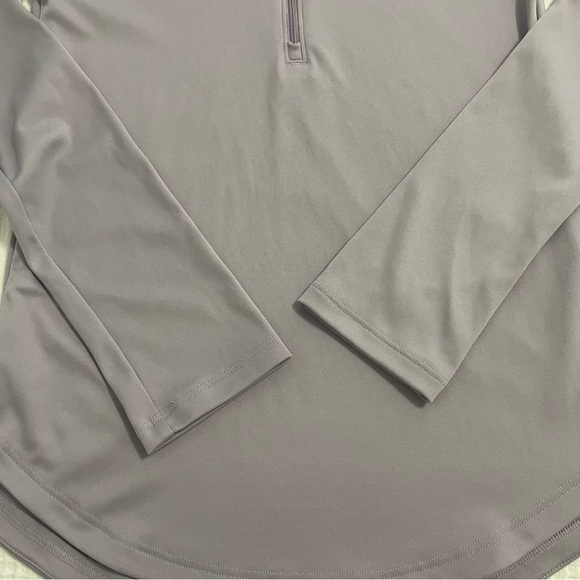 Under Armour  Long Sleeve Loose Lightweight 1/2 Zip Light Purple youth Large - Picture 4 of 10